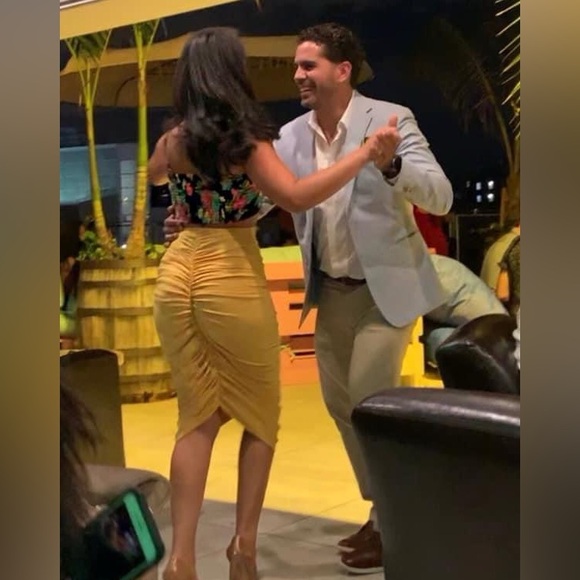 Norma Kamali Shirred Midi Skirt Sz S - Picture 3 of 4